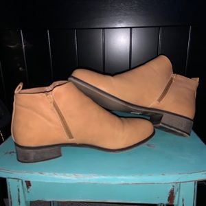 Women’s Nude/Khaki Booties Size 10